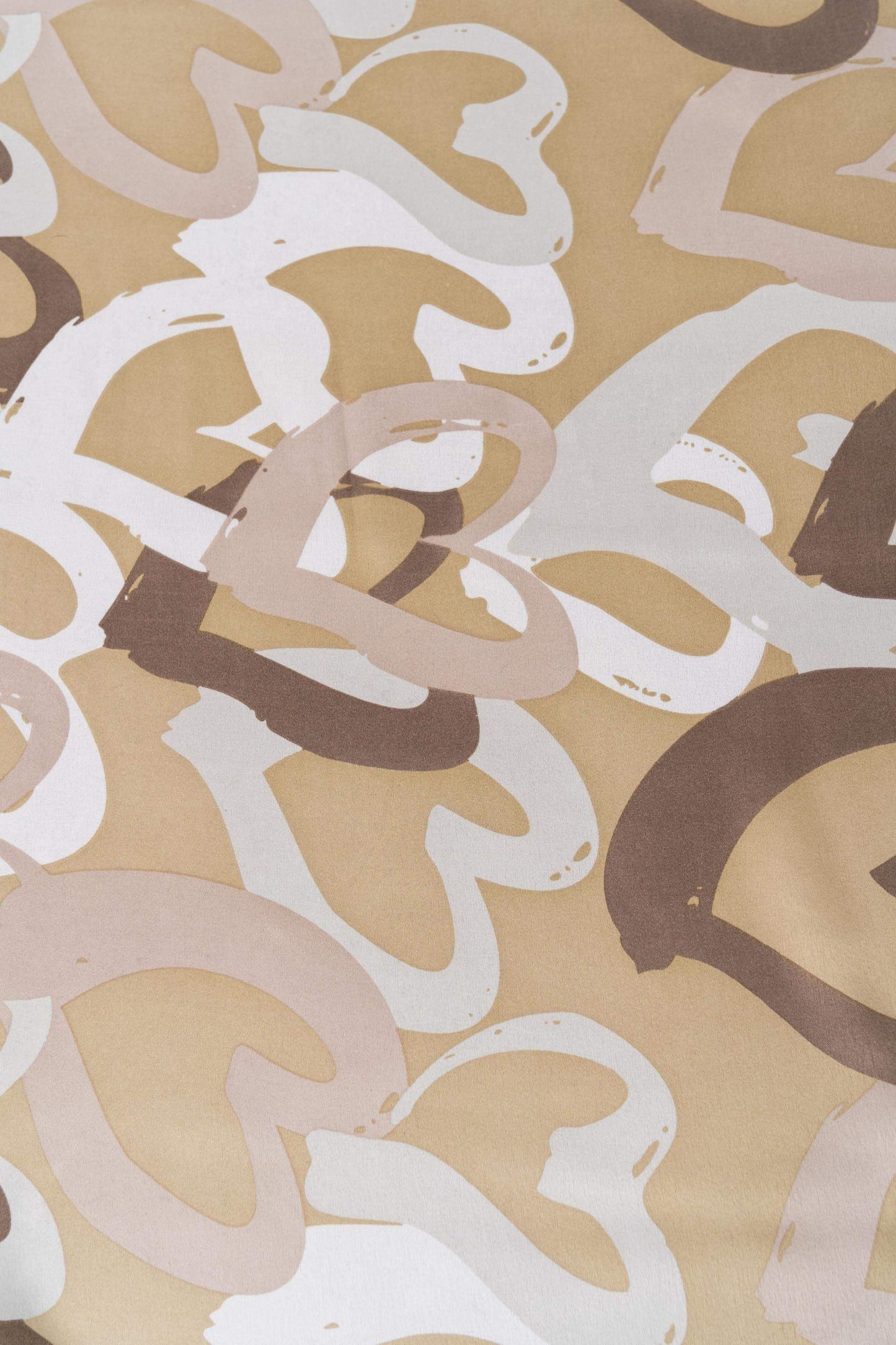 FOULARD EFECTO SEDA CORAZONES BEIGE - Imagen 4