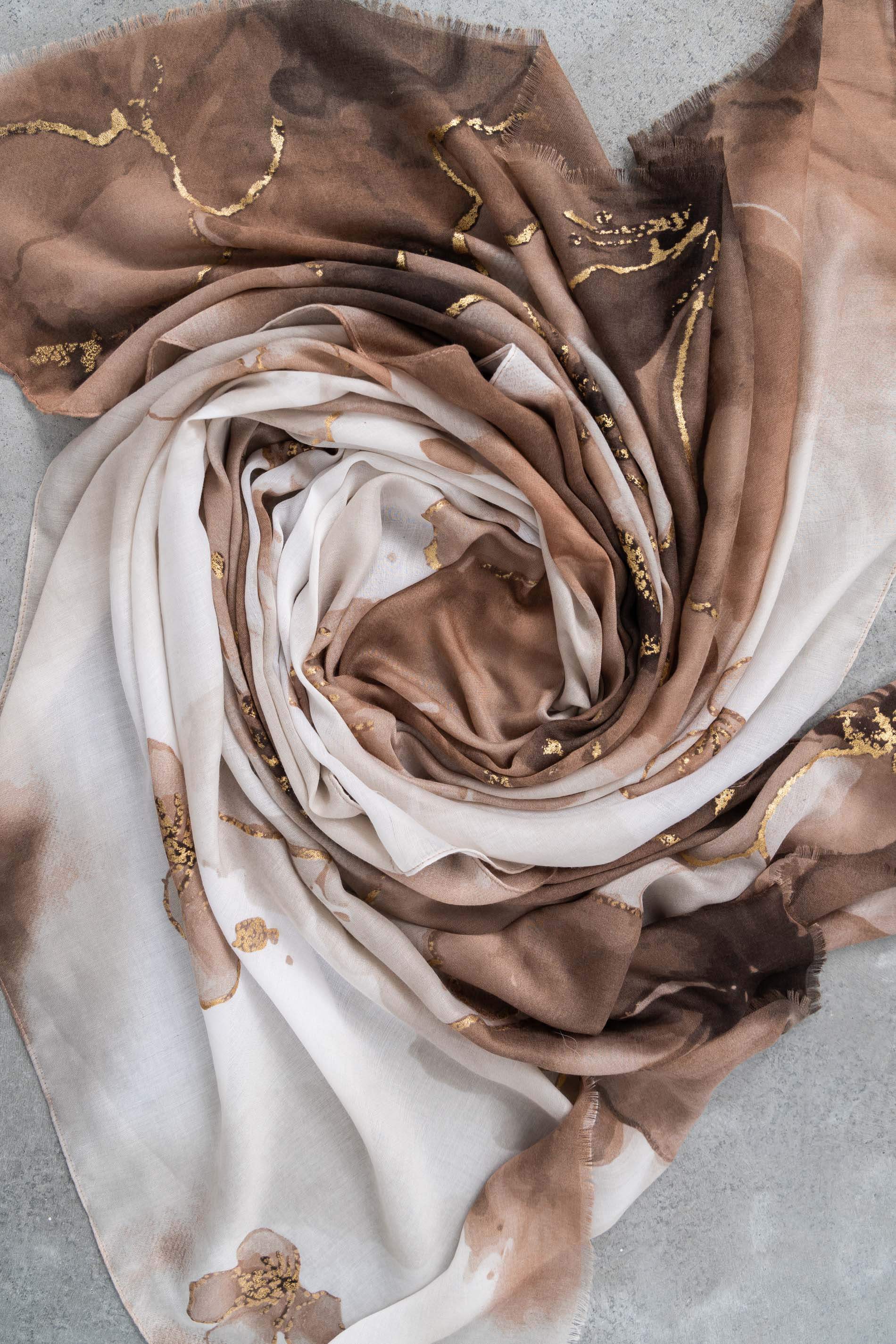 FOULARD FLOR DETALLE ORO BEIGE - Imagen 4