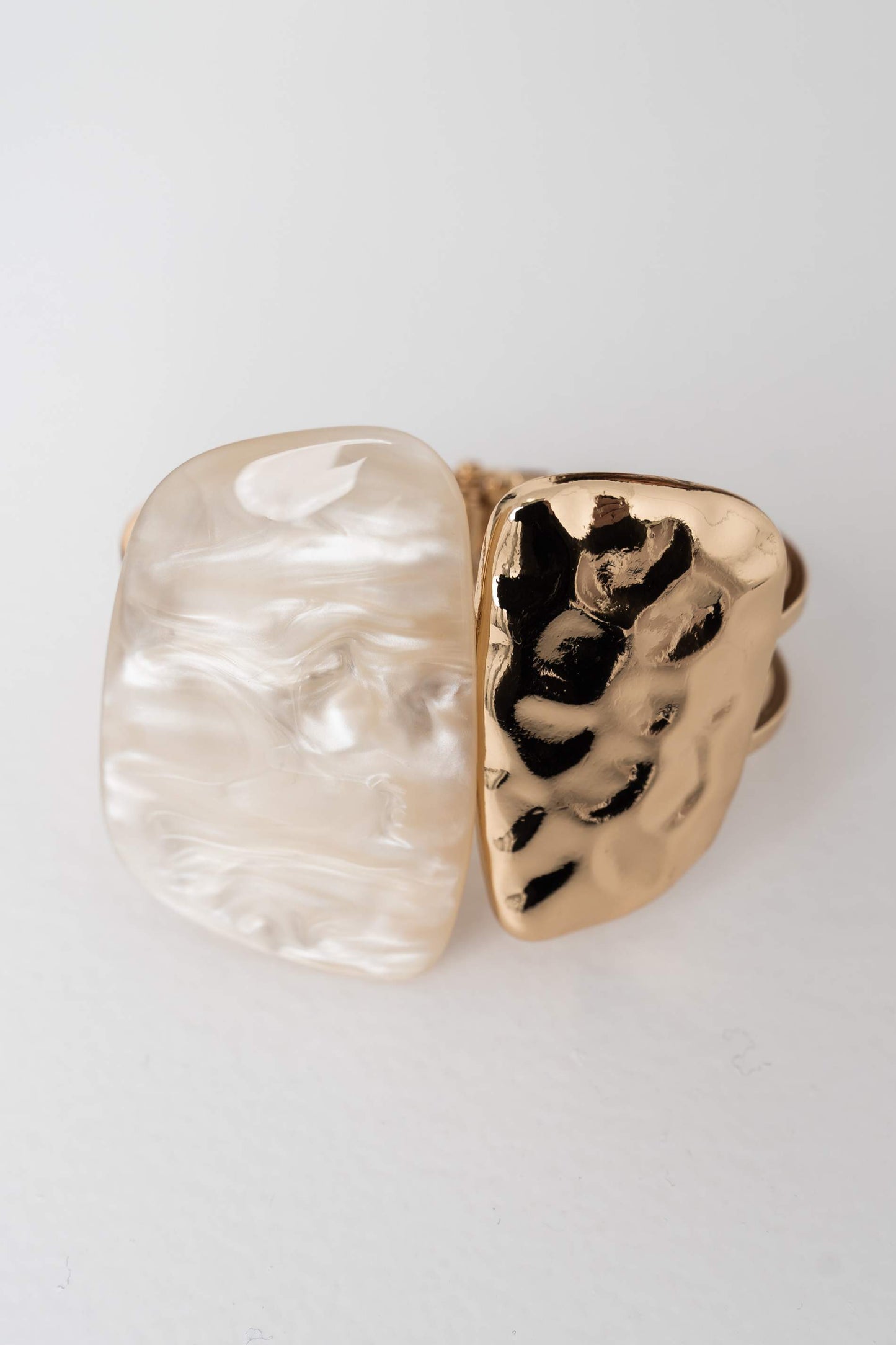 BRAZALETE PIEDRA ANACARADO MARFIL