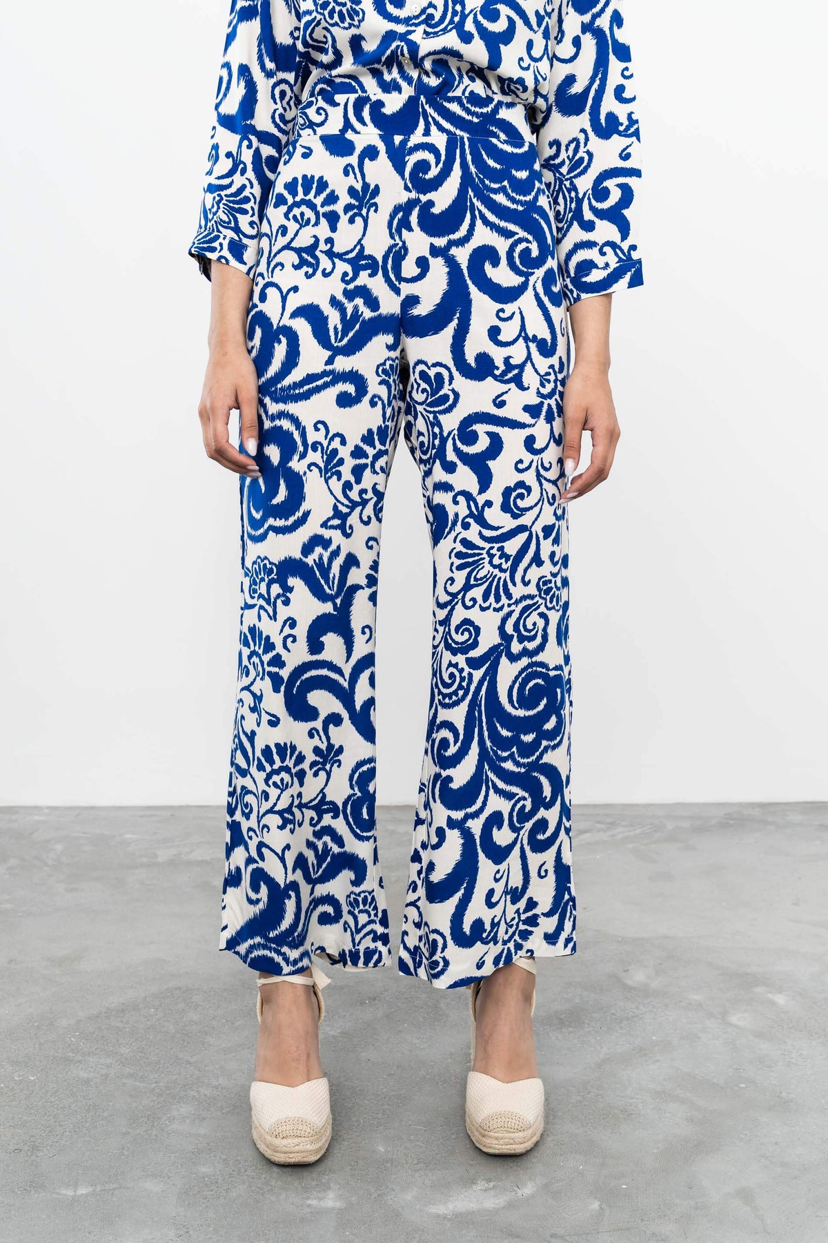 PANTALÓN ESTAMPADO FLORAL