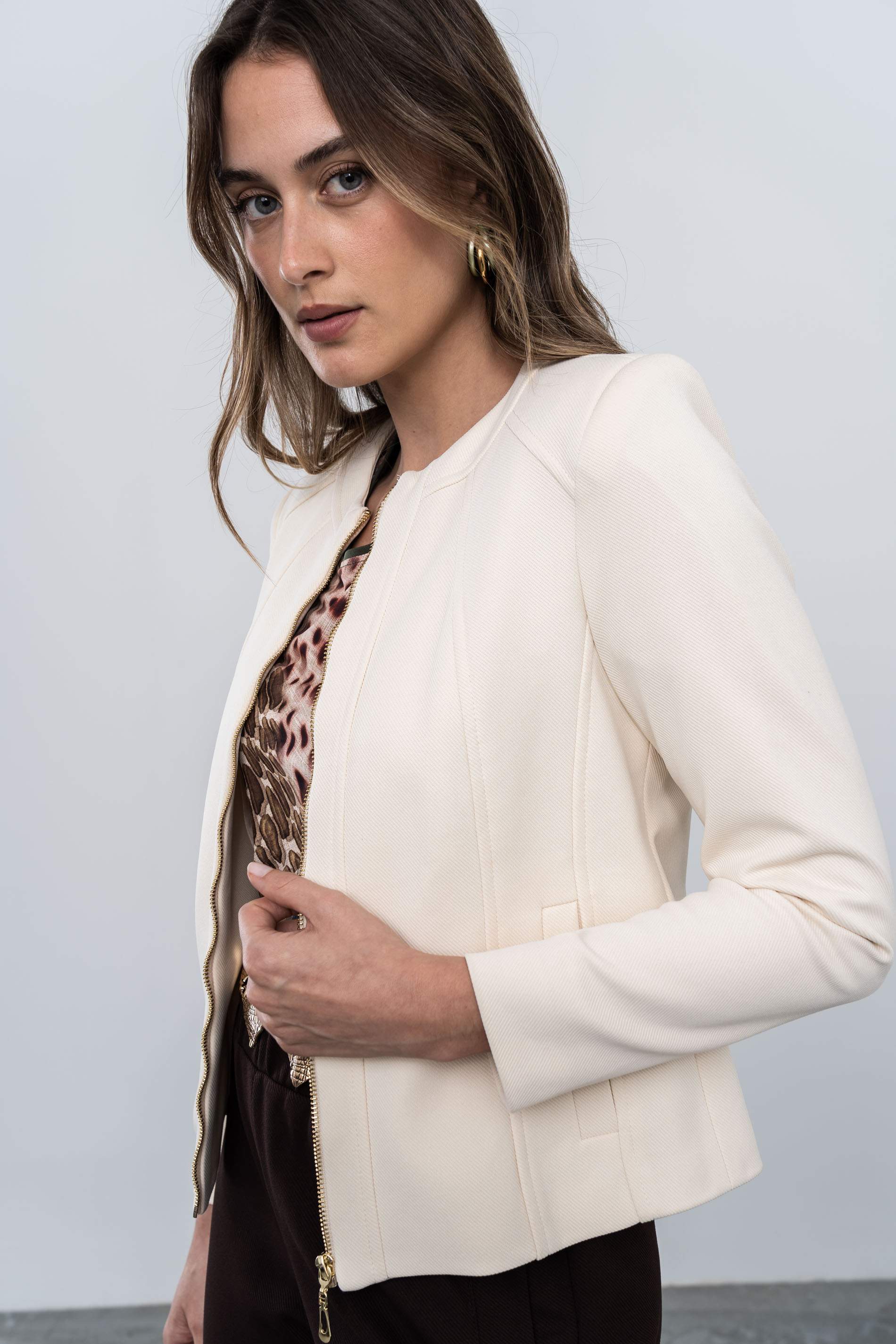 CHAQUETA CORTE CREMALLERA CRUDO - Imagen 4