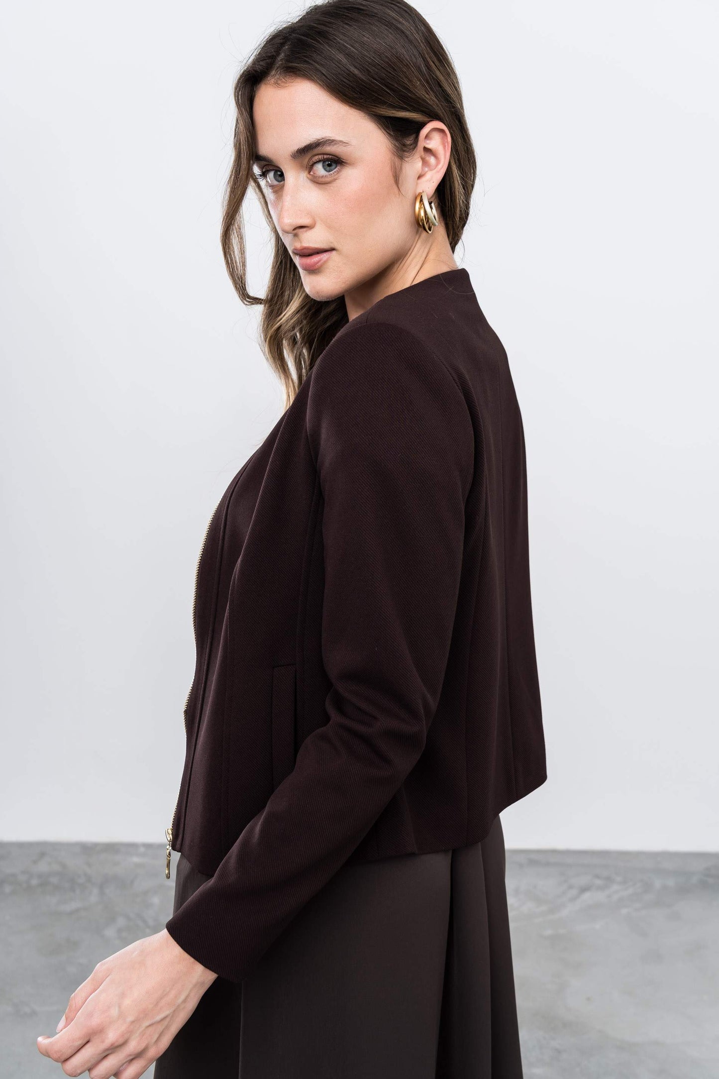 CHAQUETA CORTE CREMALLERA CHOCOLATE - Imagen 6