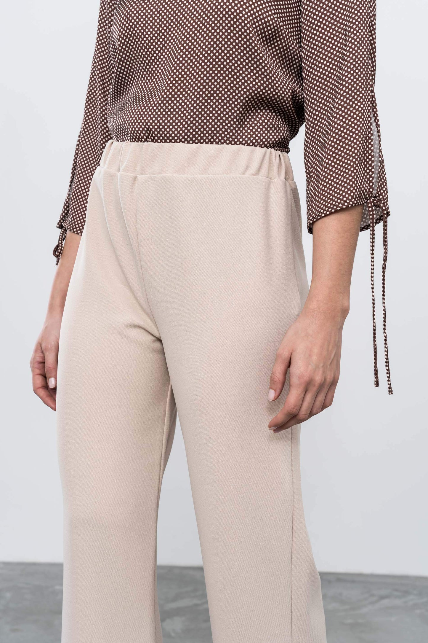 PANTALON RECTO GOMA ARENA - Imagen 4