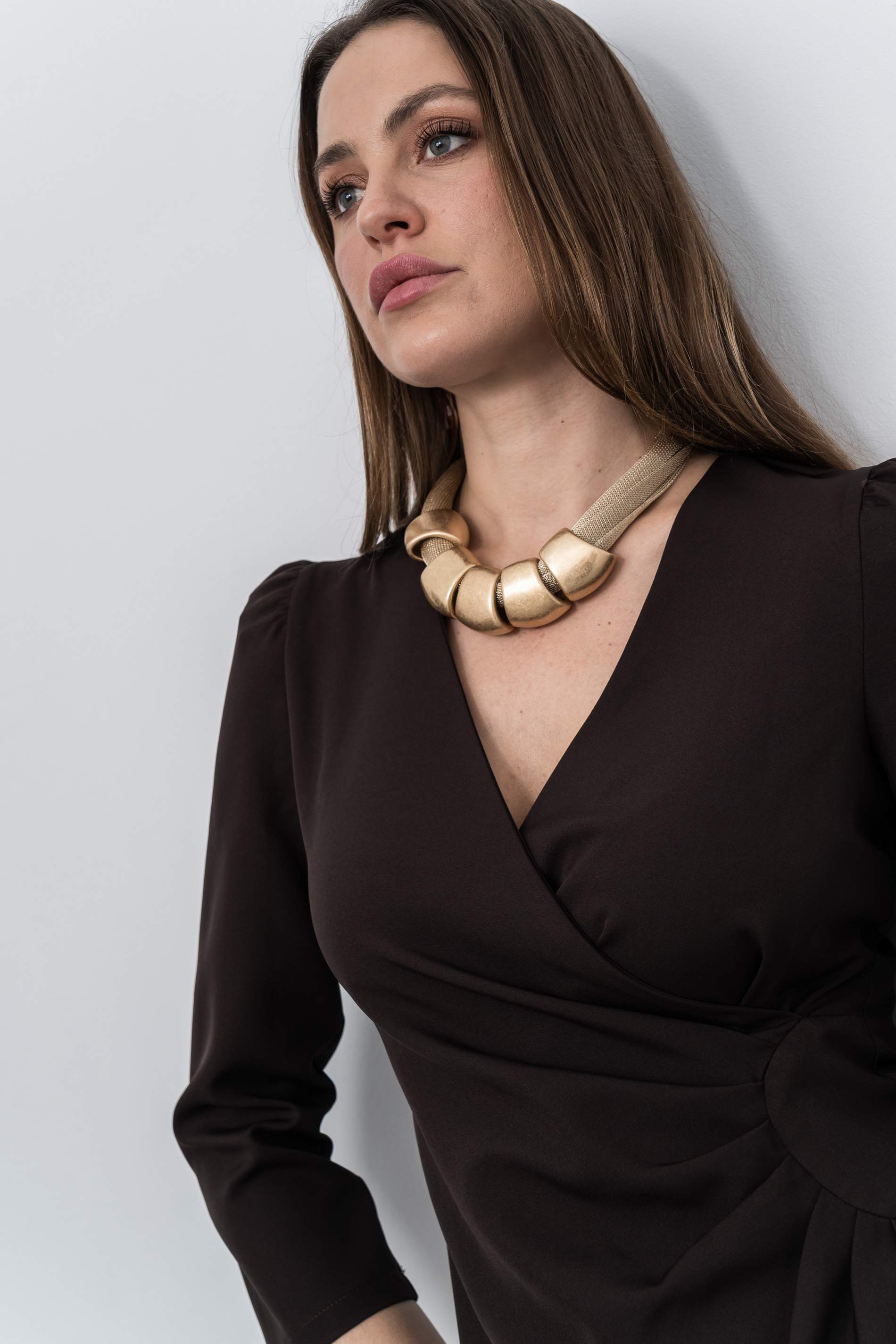 VESTIDO FRUNCE CINTURA CHOCOLATE - Imagen 3