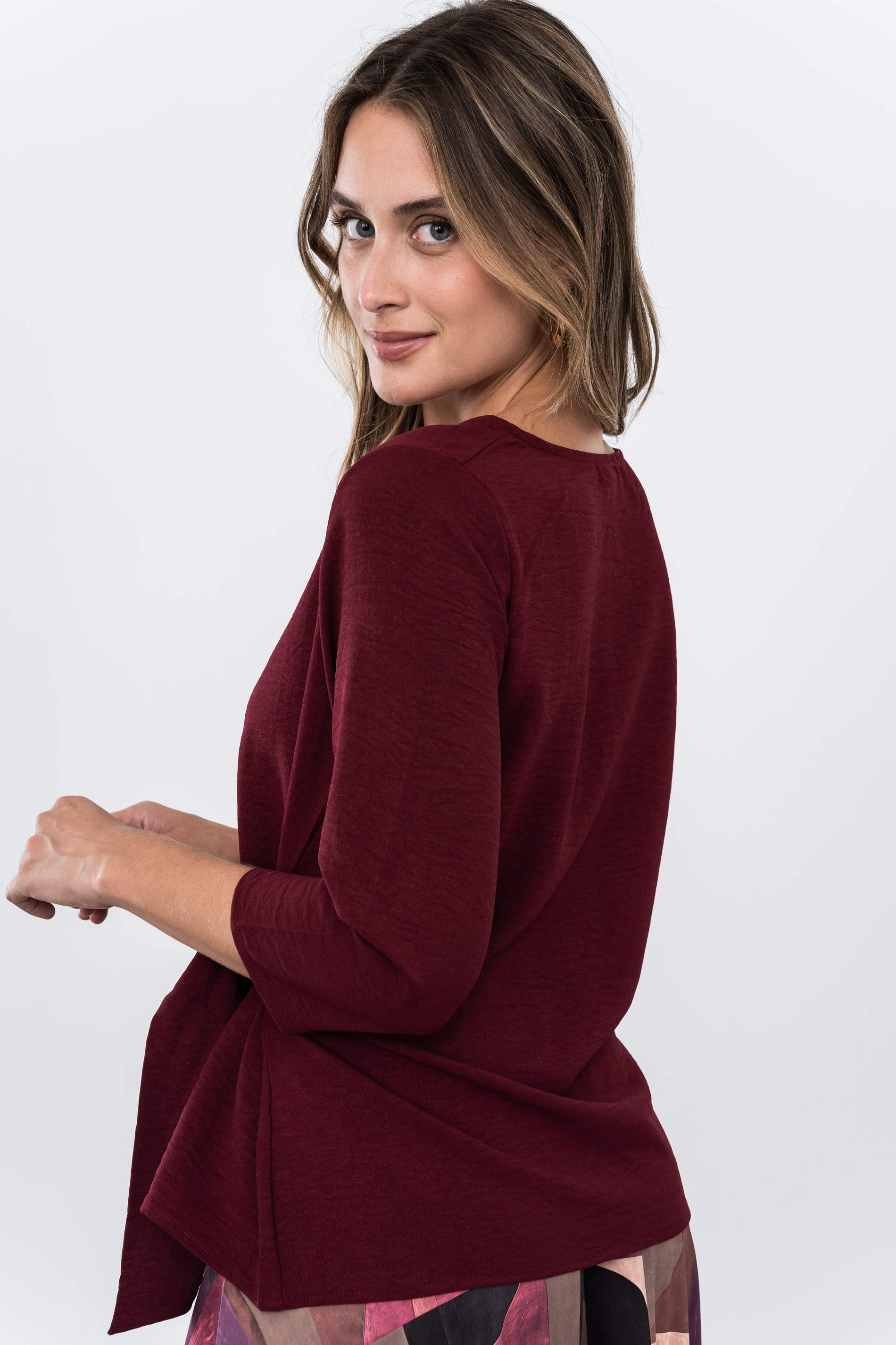 BLUSA EFECTO CRUZADO MANGA FRANCESA BURDEOS - Imagen 4