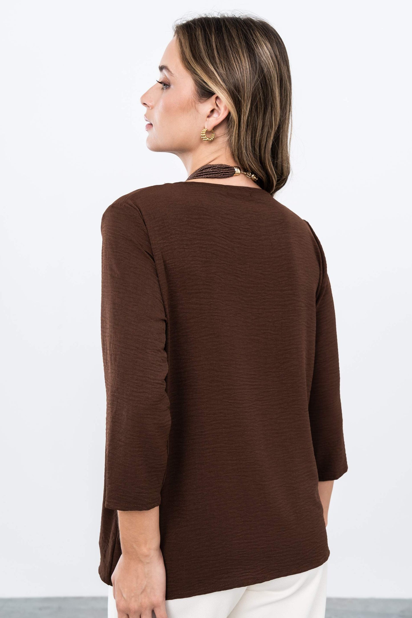 BLUSA DOBLE CAPA NUDO MARRON - Imagen 6