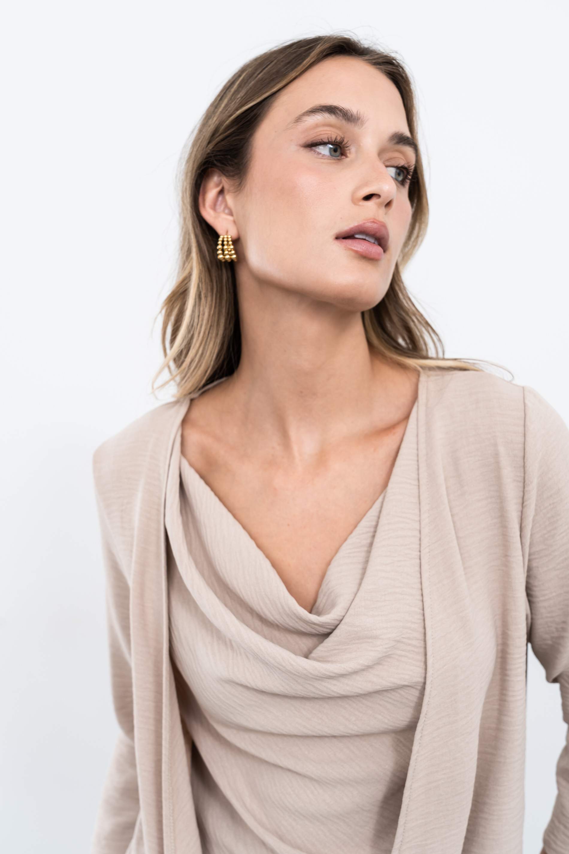 BLUSA DOBLE CAPA NUDO ARENA - Imagen 2