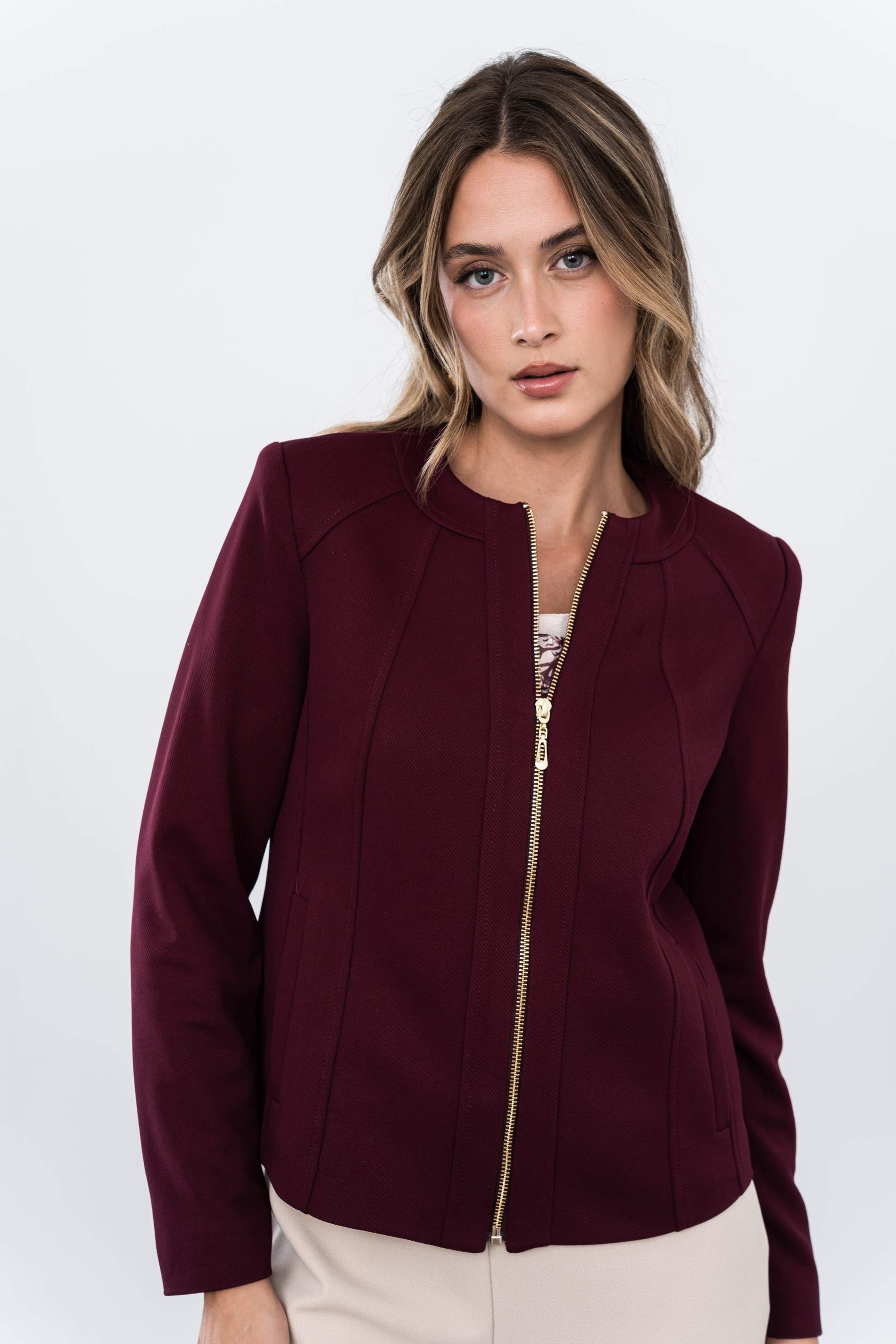 CHAQUETA CORTES CREMALLERA GRANATE - Imagen 7