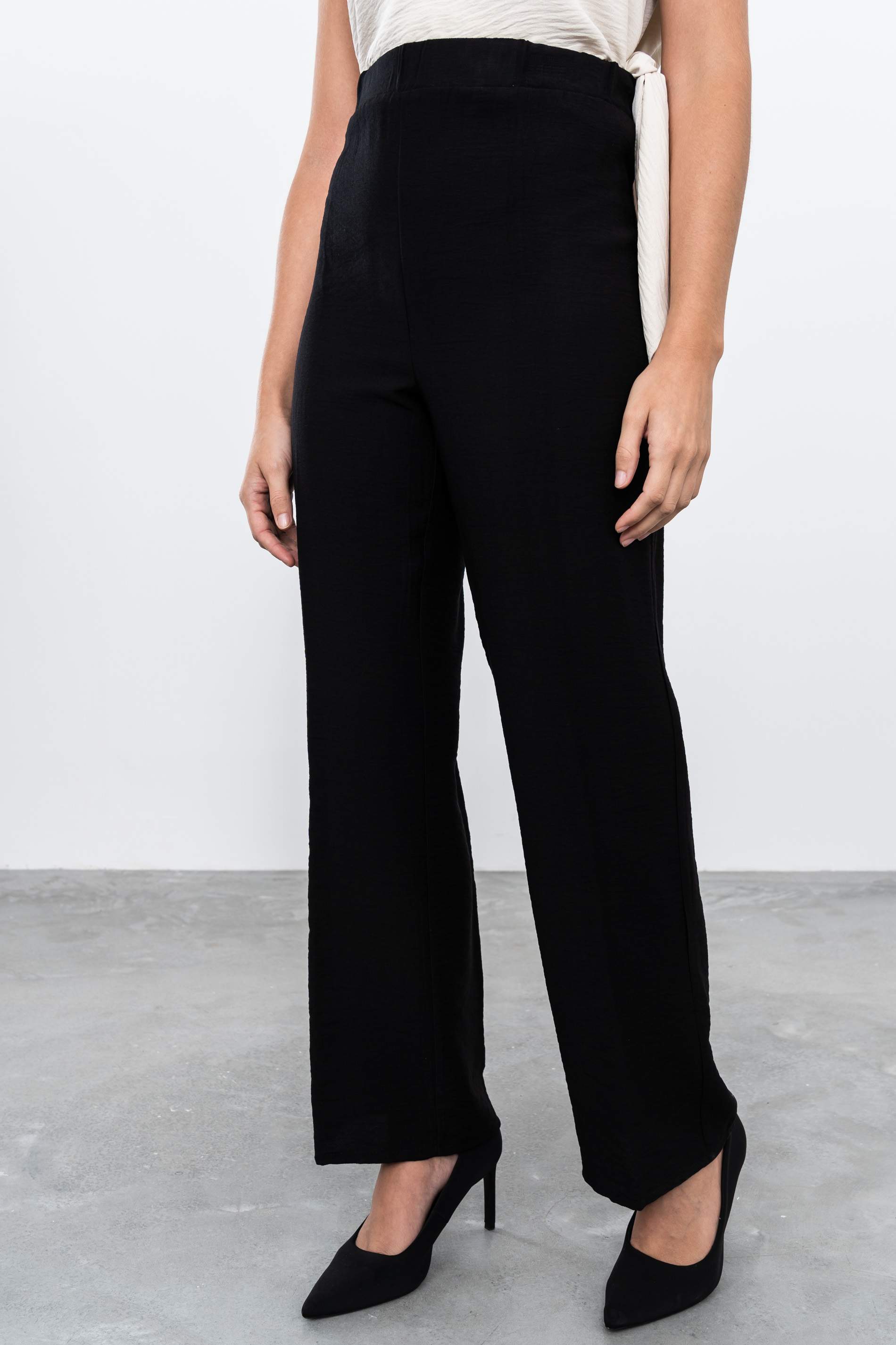 PANTALON RECTO NEGRO - Imagen 3
