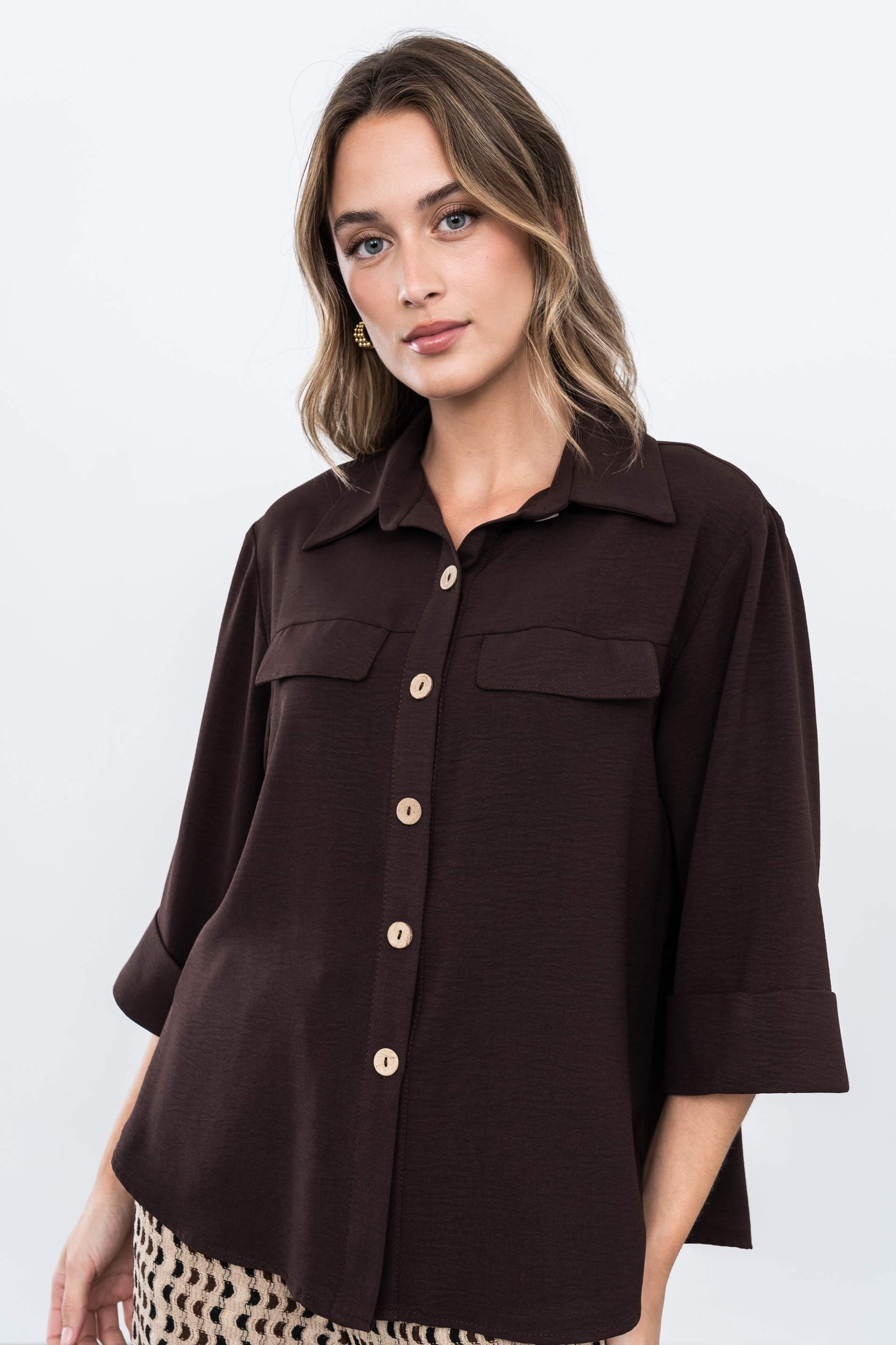 CAMISA MANGAS VUELTA MARRON - Imagen 5
