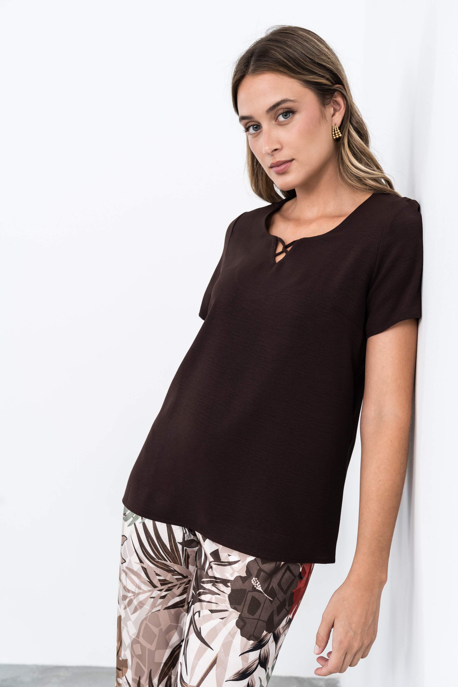 BLUSA DETALLE CRUZADO MARRON - Imagen 3