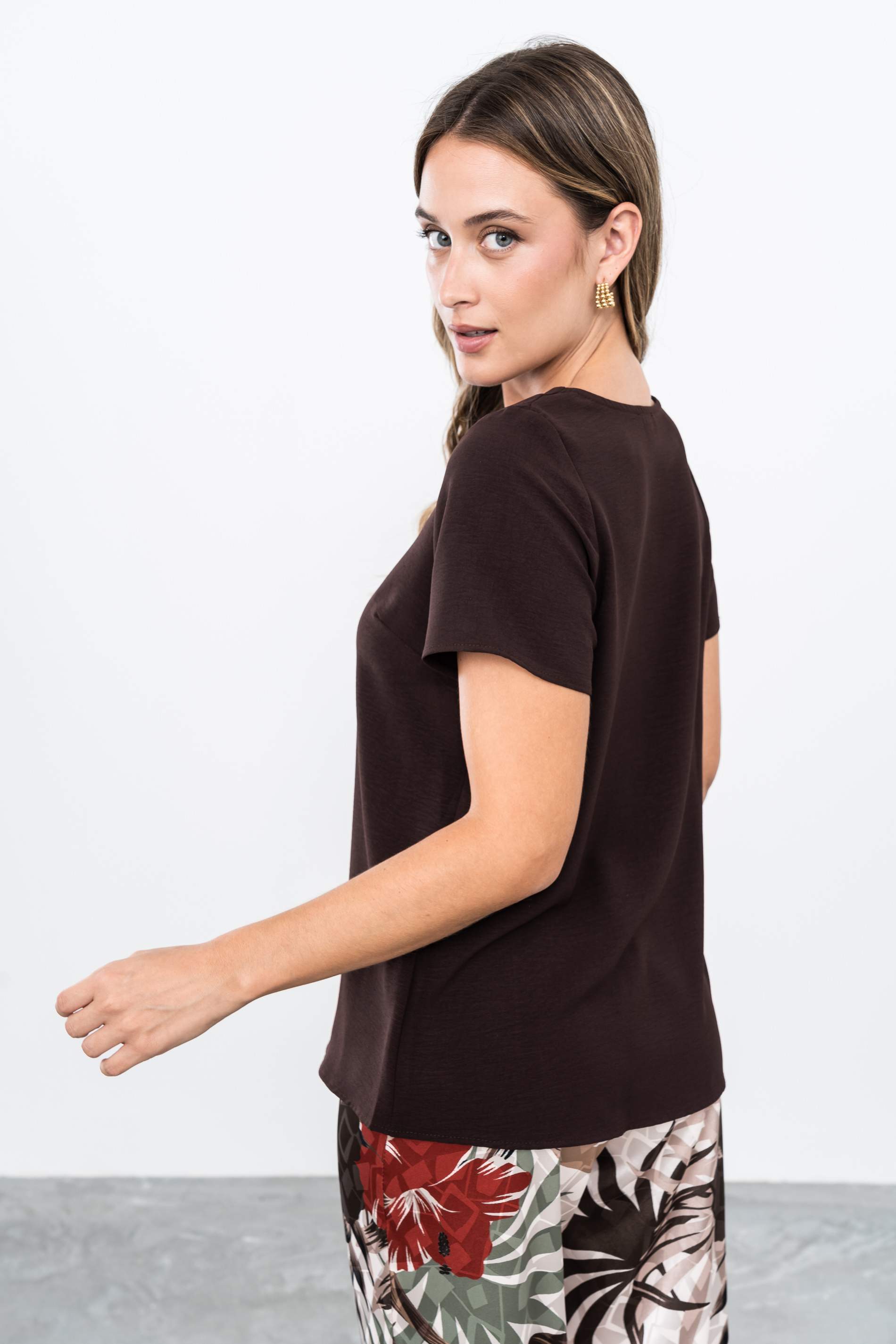 BLUSA DETALLE CRUZADO MARRON - Imagen 4