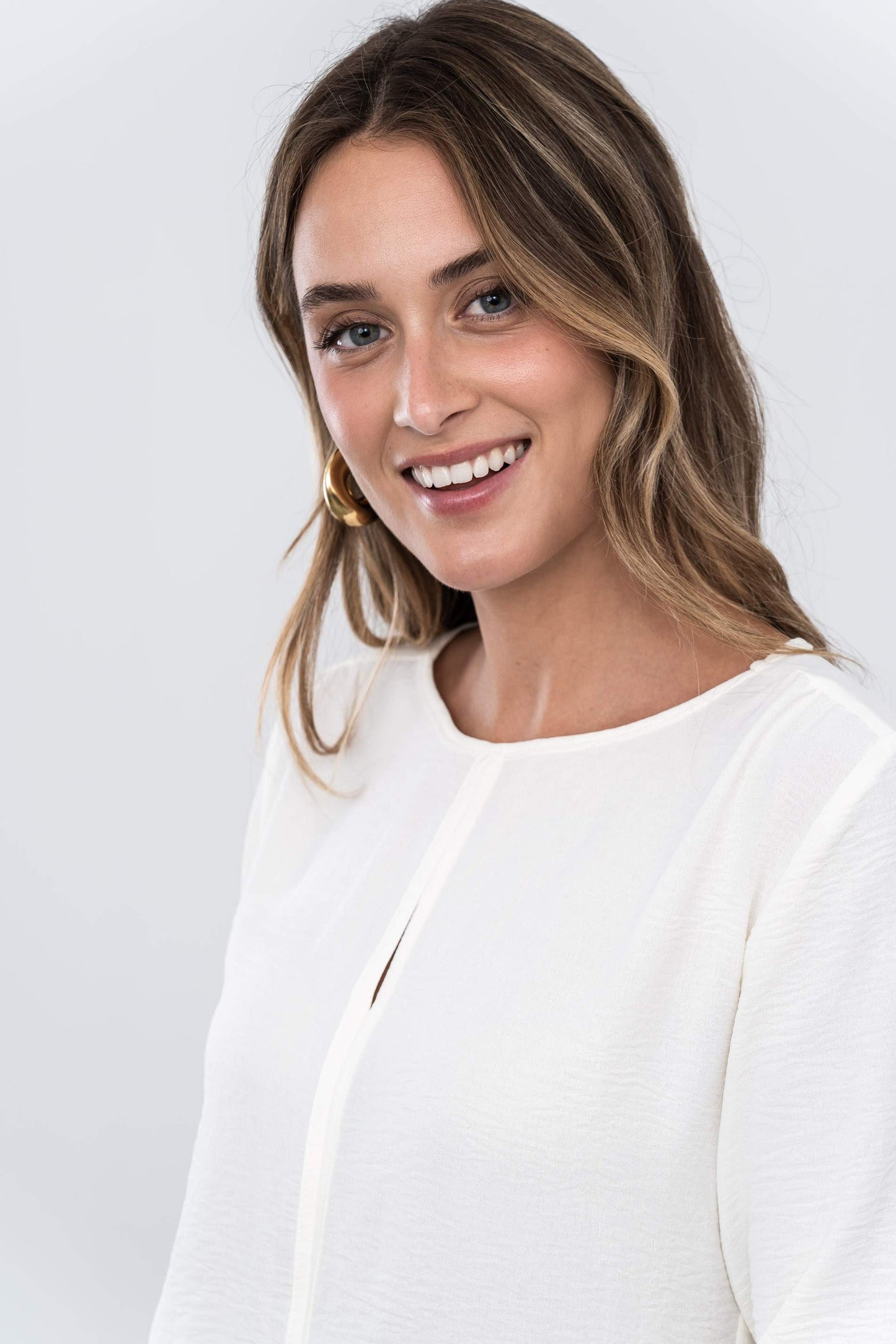 BLUSA DETALLE LACITOS CRUDO - Imagen 2
