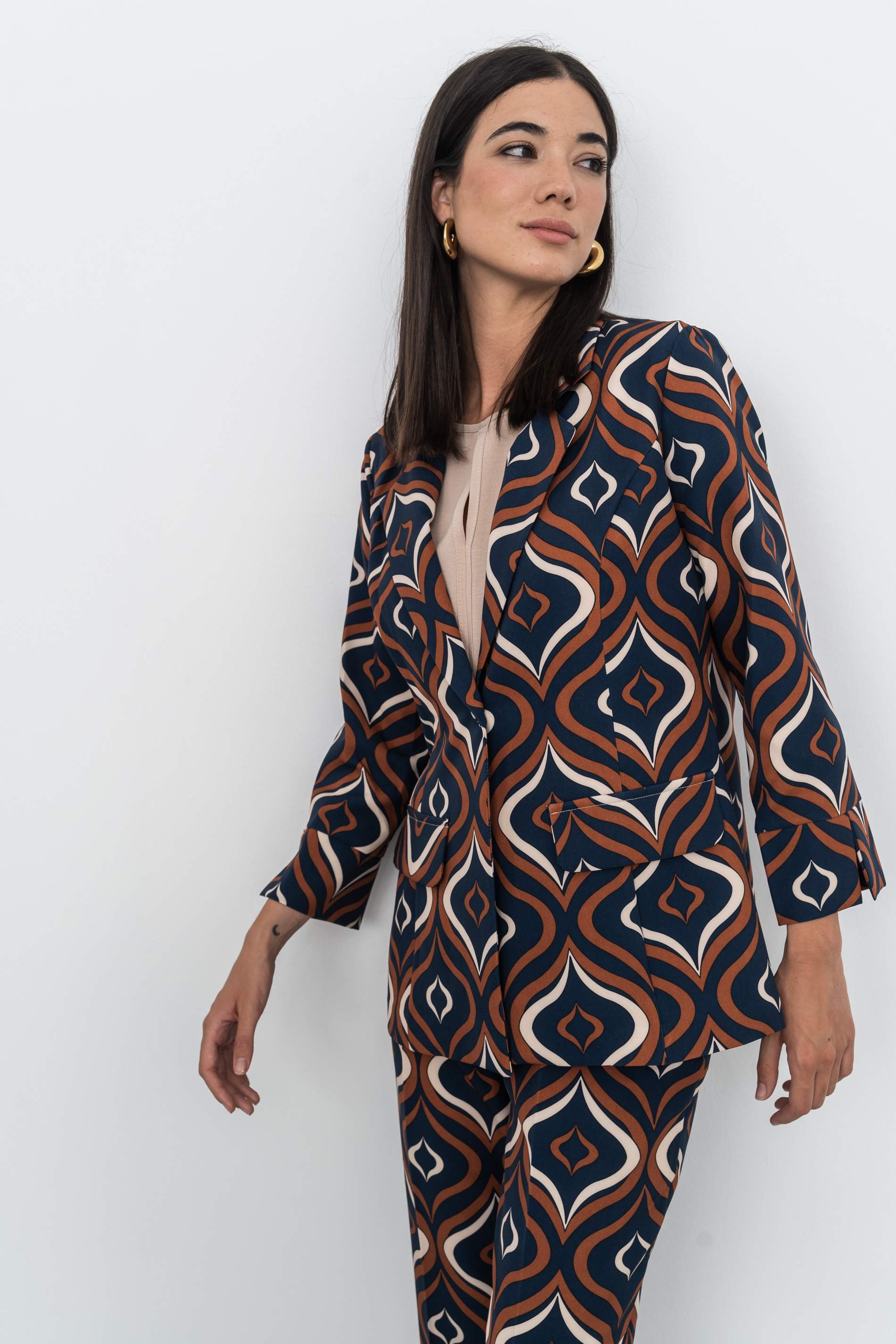 BLUSA DETALLE LACITOS ARENA - Imagen 6